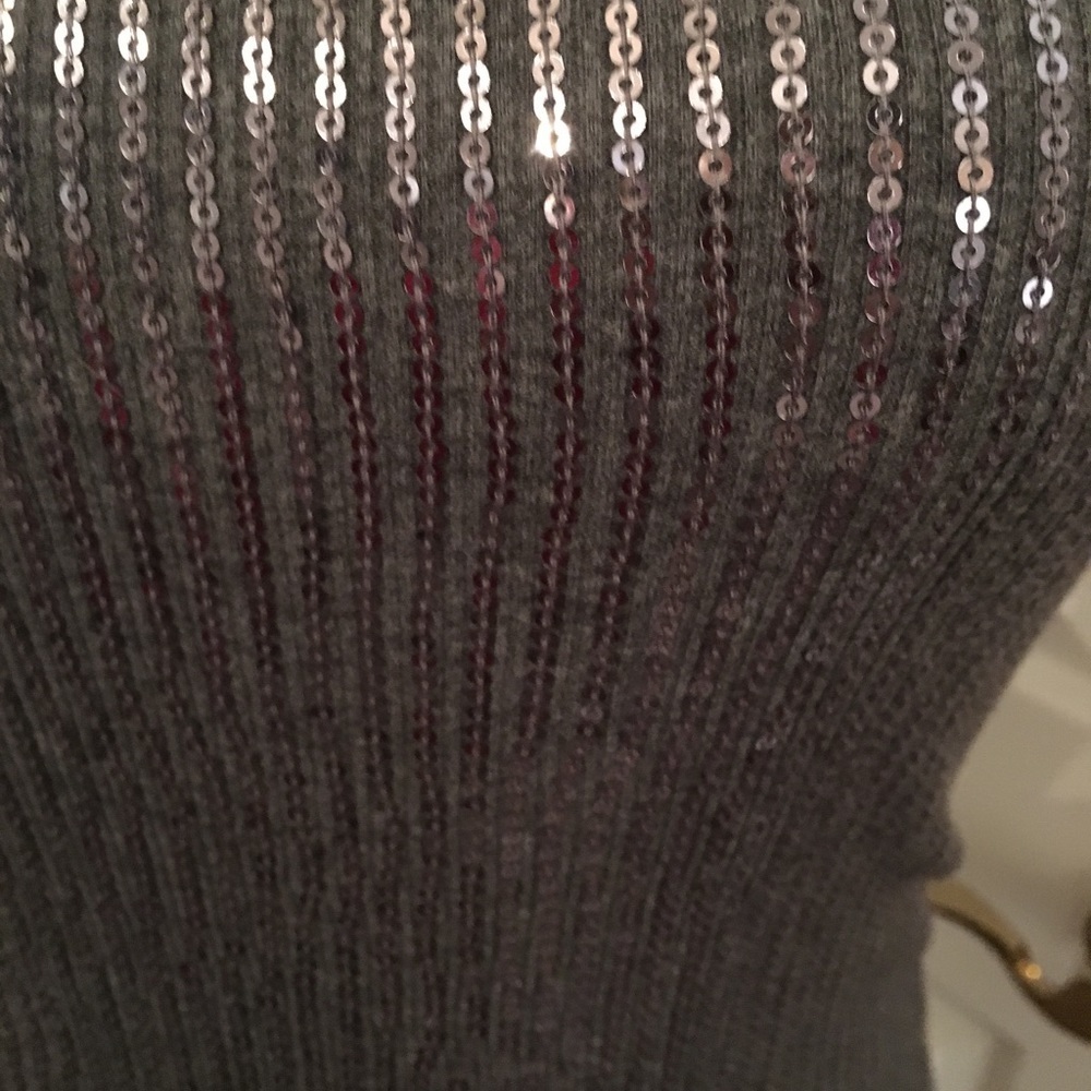 Express grey sequin tank top. Xs super cute - Picture 4 of 5